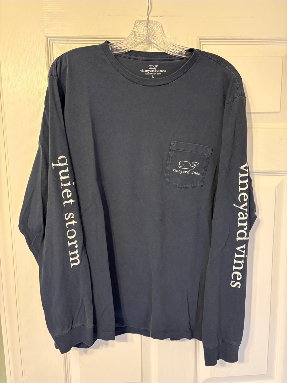 Vineyard Vines Women’s Navy Long-Sleeve Pocket Tee with Sleeve Script